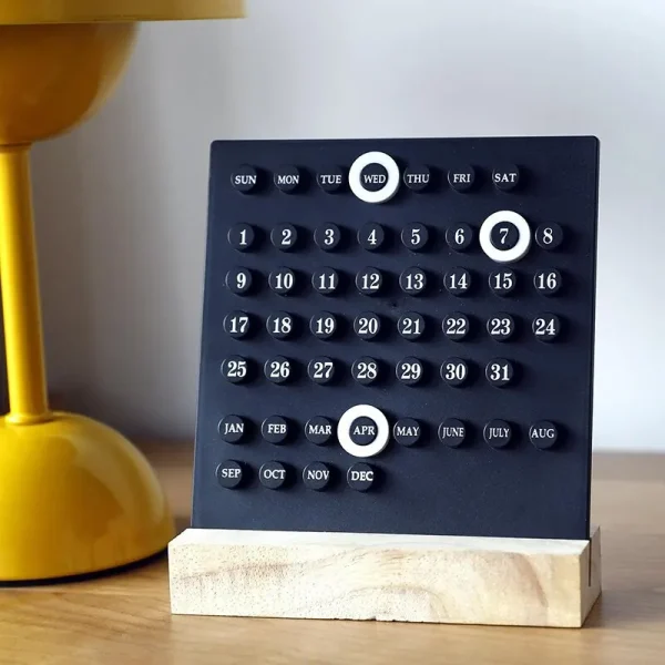 Desk calendar with handmade wooden base